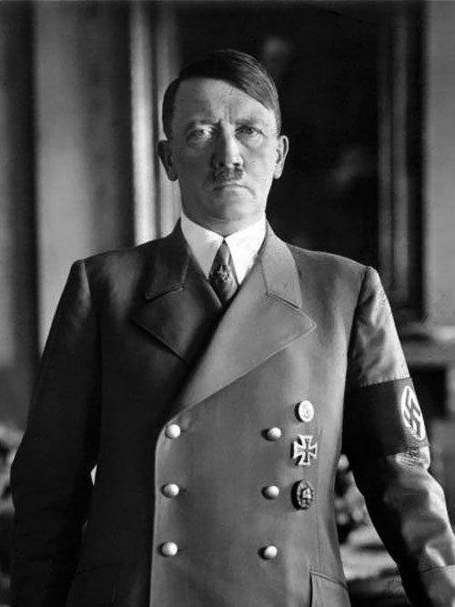 Fakta: Adolf Hitler begick självmord med en pistol när han insåg att kriget var förlorat