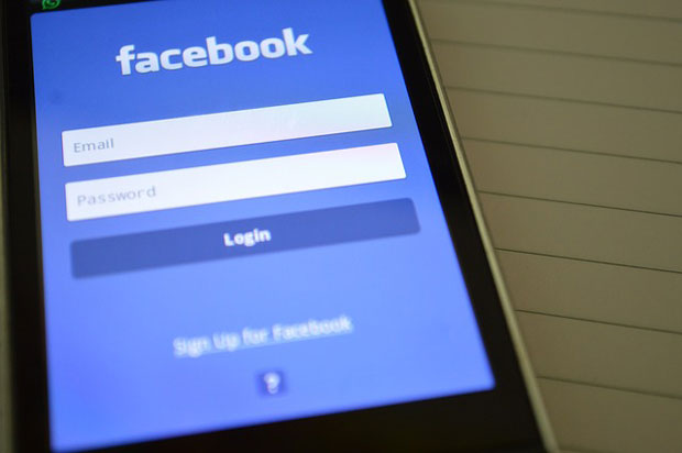 Facebook-Smartphone-Nutzer besuchen die Website 14 Mal pro Tag