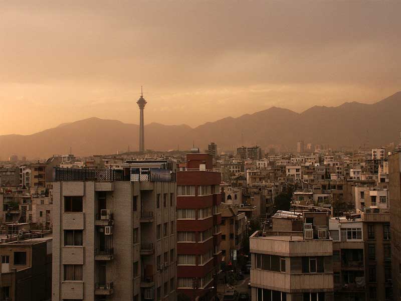 Fakta: Det finns höga luftföroreningar i Teheran (huvudstaden i Iran)