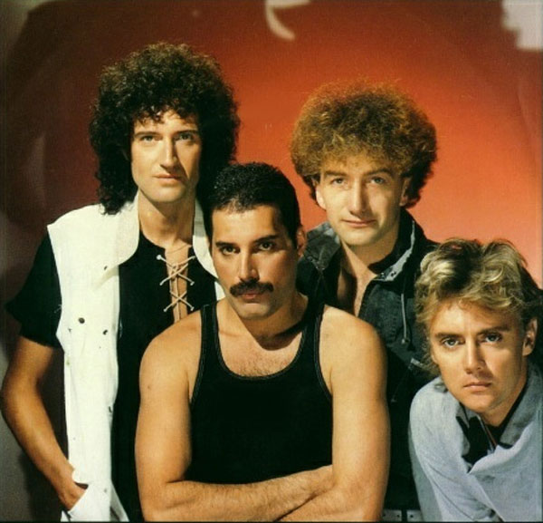 Fakta: De fire bandmedlemmene i Queen var Brian, Freddie, John og Roger.